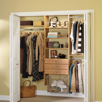 Well-organized-small-closet